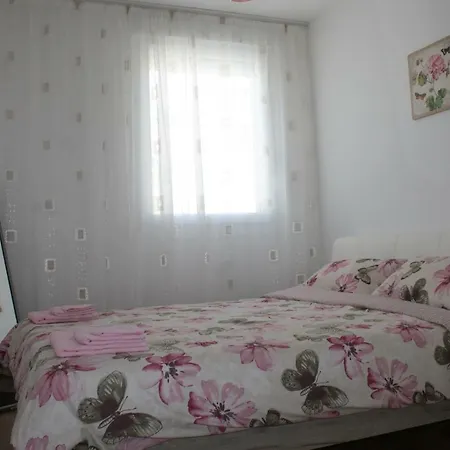 Apartment Sweet Dreams Split