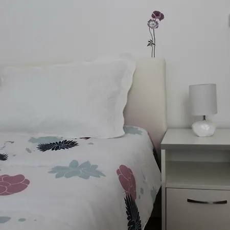 Apartment Sweet Dreams *