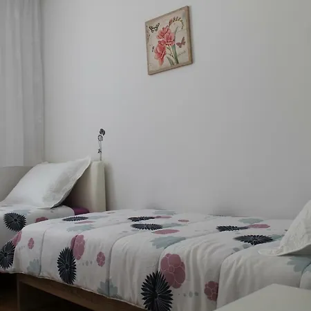 Sweet Dreams Apartment Split